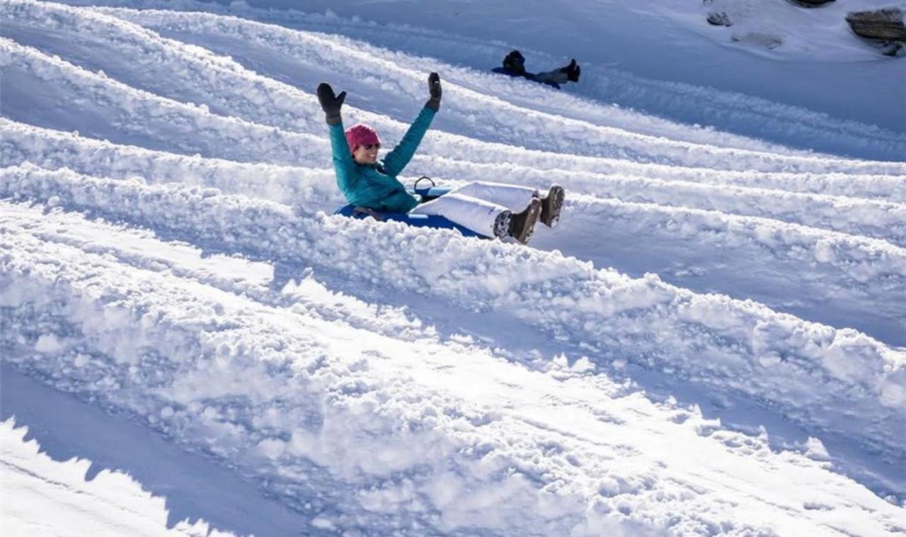 Adventure Awaits Aparthotel Beech Mountain Exteriör bild